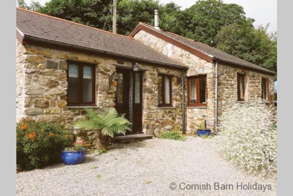 The Snug At Cornish Barn Holidays Труро Экстерьер фото