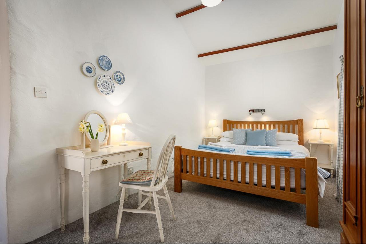 The Snug At Cornish Barn Holidays Труро Экстерьер фото