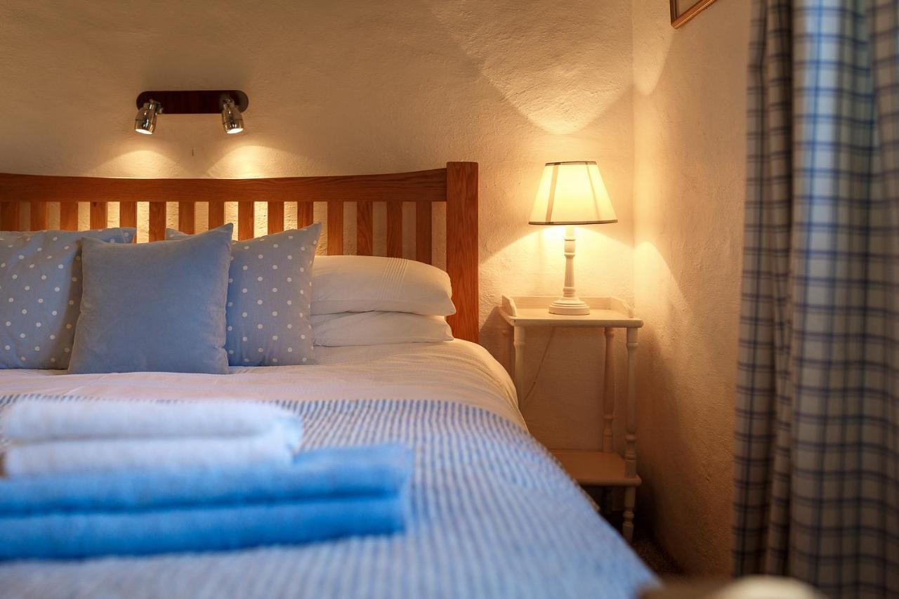 The Snug At Cornish Barn Holidays Труро Экстерьер фото