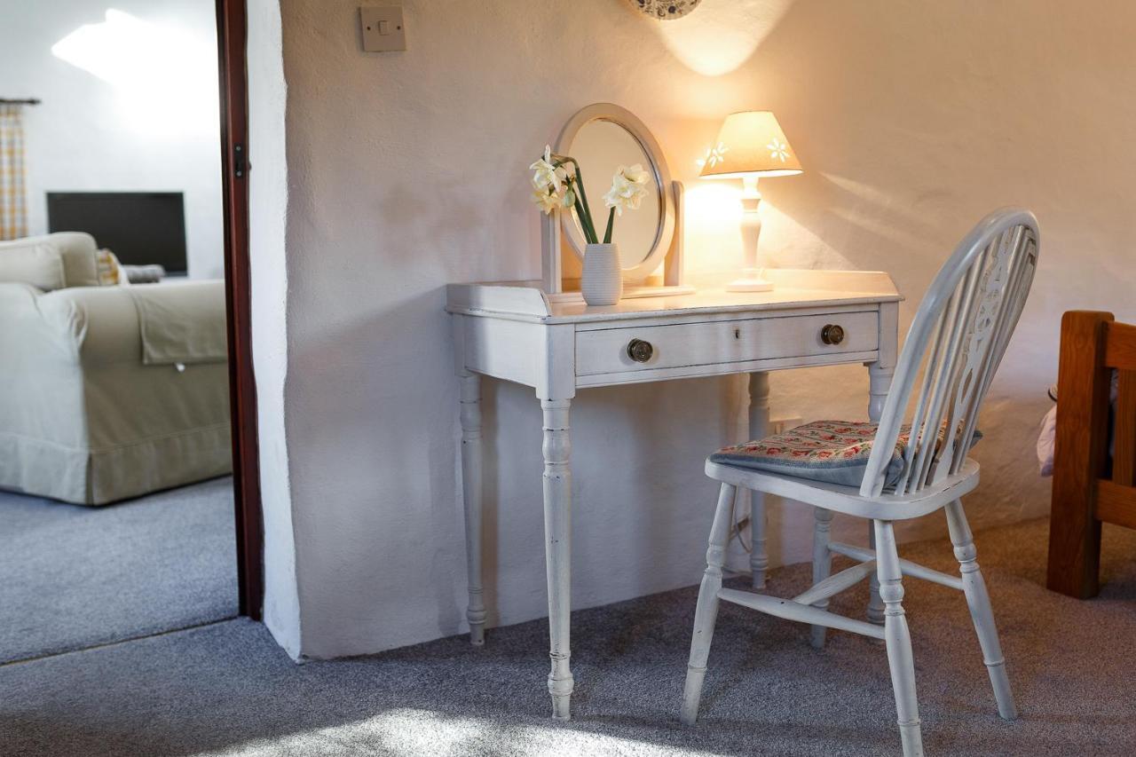 The Snug At Cornish Barn Holidays Труро Экстерьер фото